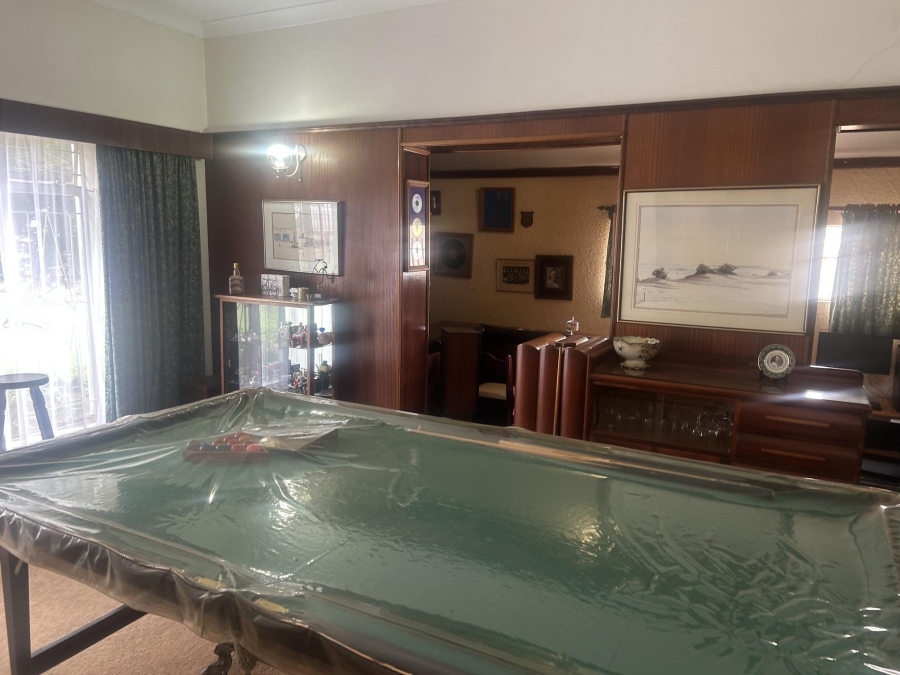 5 Bedroom Property for Sale in Viljoenskroon Free State
